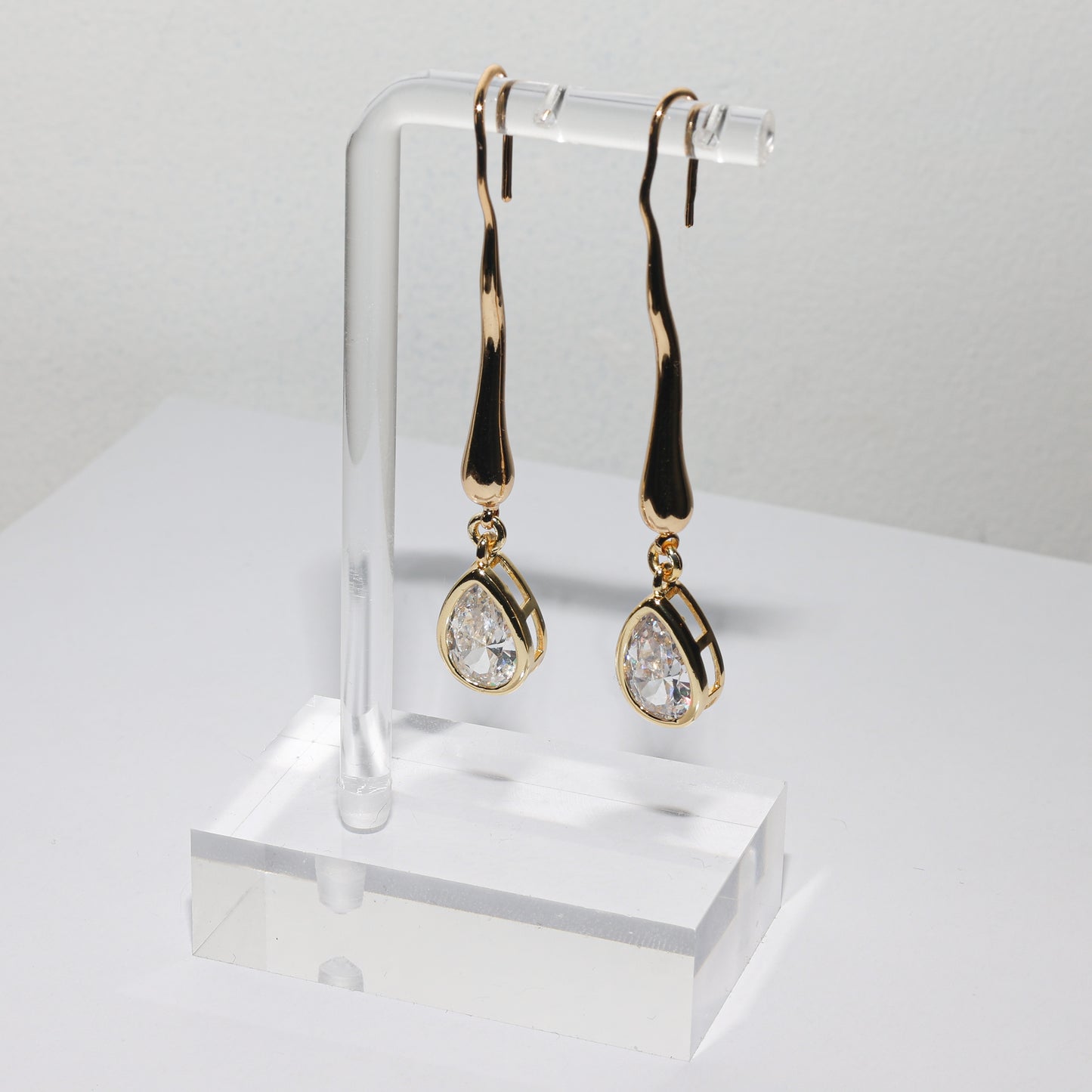 Suspendue Goutte Earrings