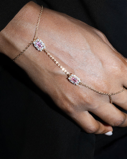 Carré Hand Chain in Bright Pink