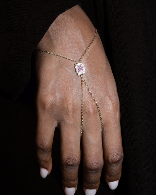 Carré V-Line Hand Chain in Bright Pink