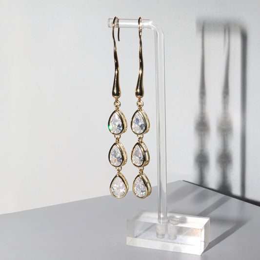Suspendue Goutte Earrings (Long)