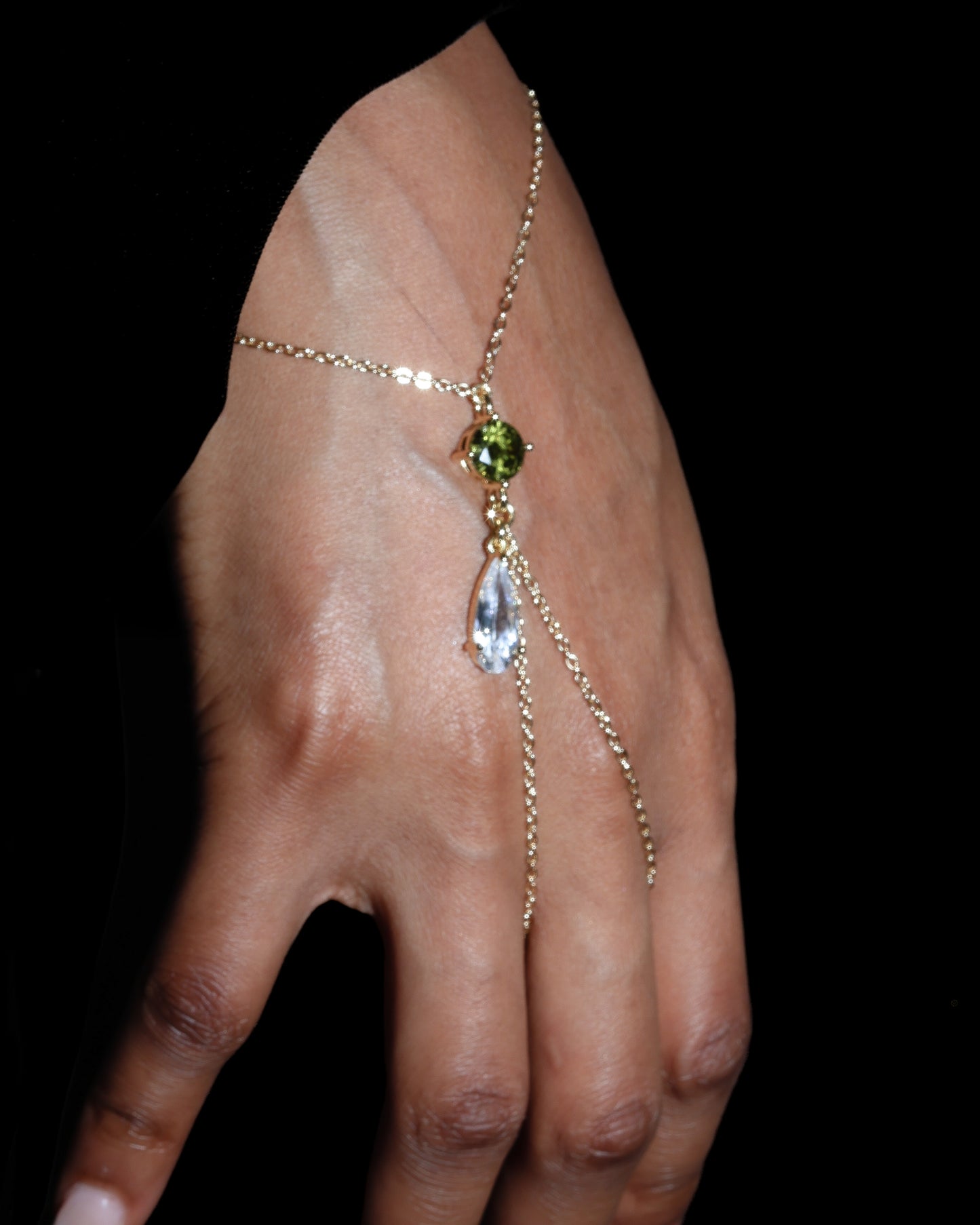 Lumina Hand Chain in Peridot Green