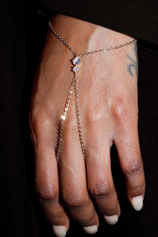 Nalya V-Line Hand Harness