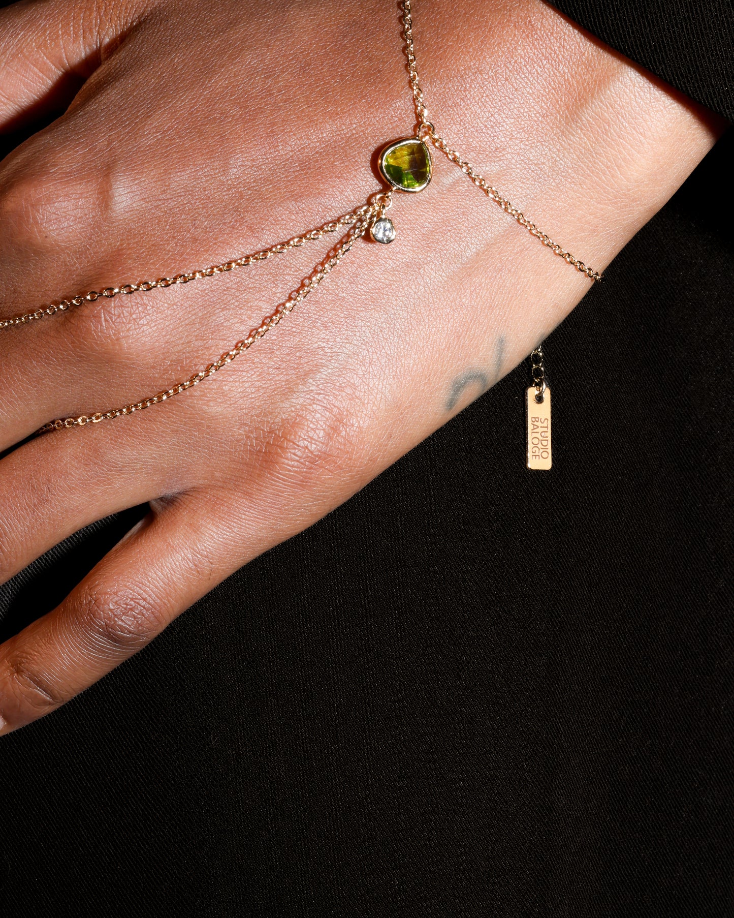 Point Hand Harness in Peridot Green