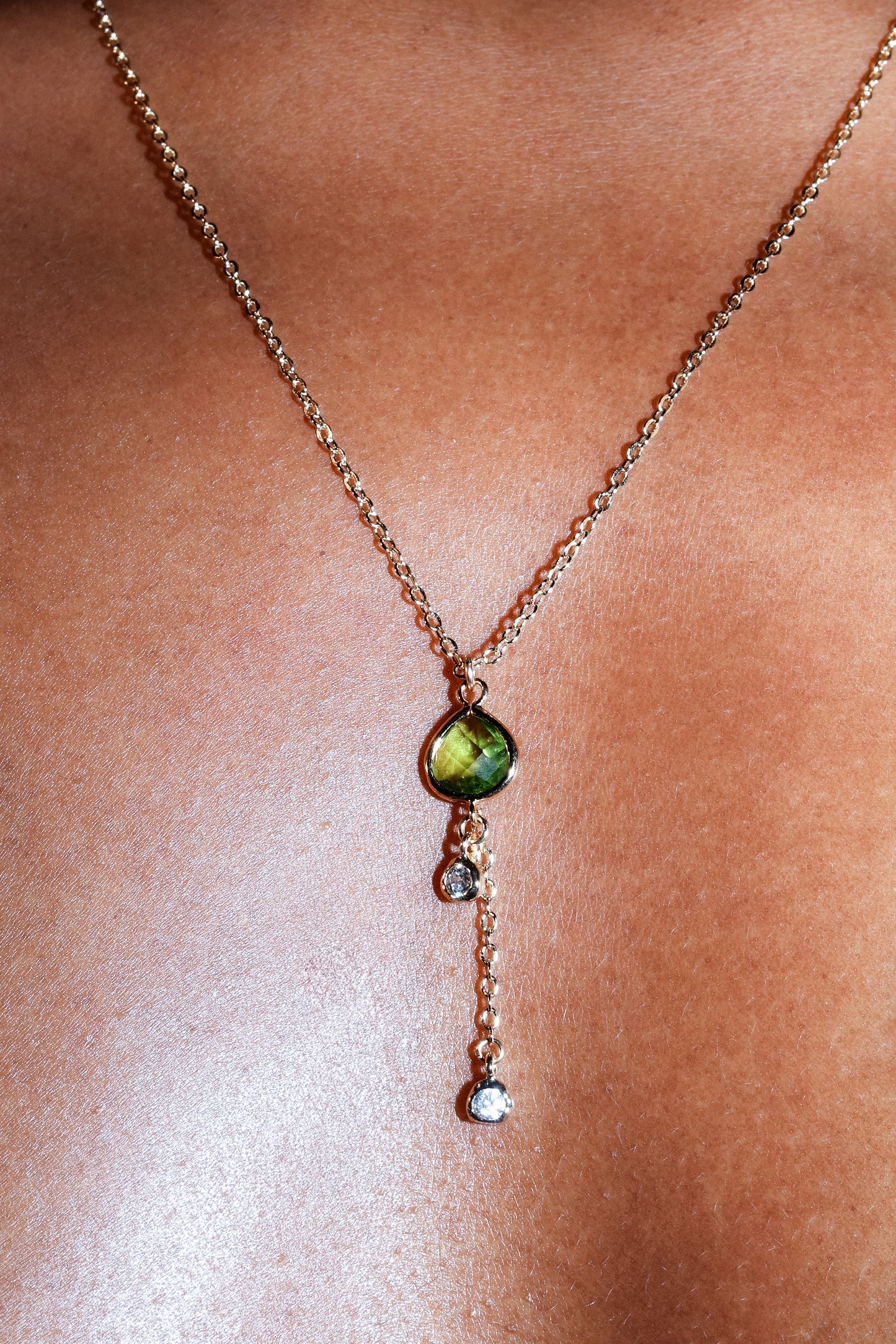 Point Necklace in Peridot Green