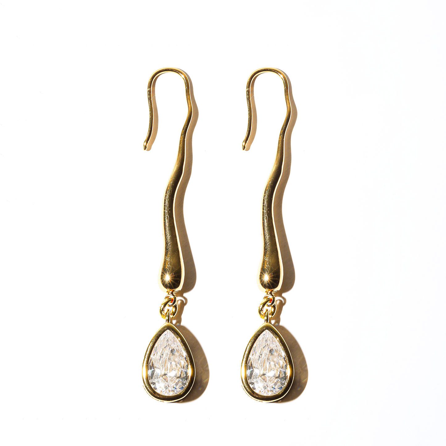 Suspendue Goutte Earrings